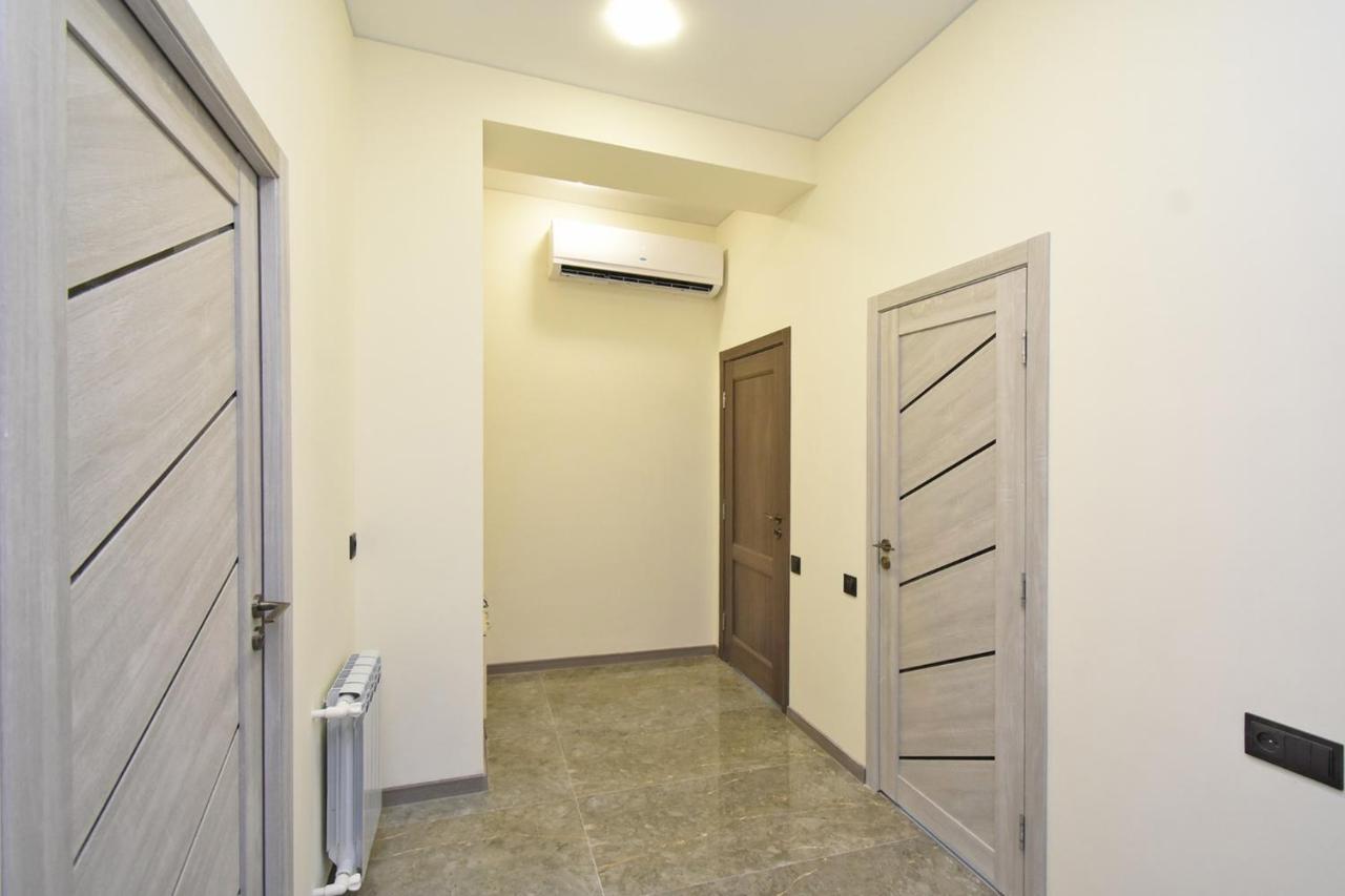 New Apartment In Downtown エレバン エクステリア 写真