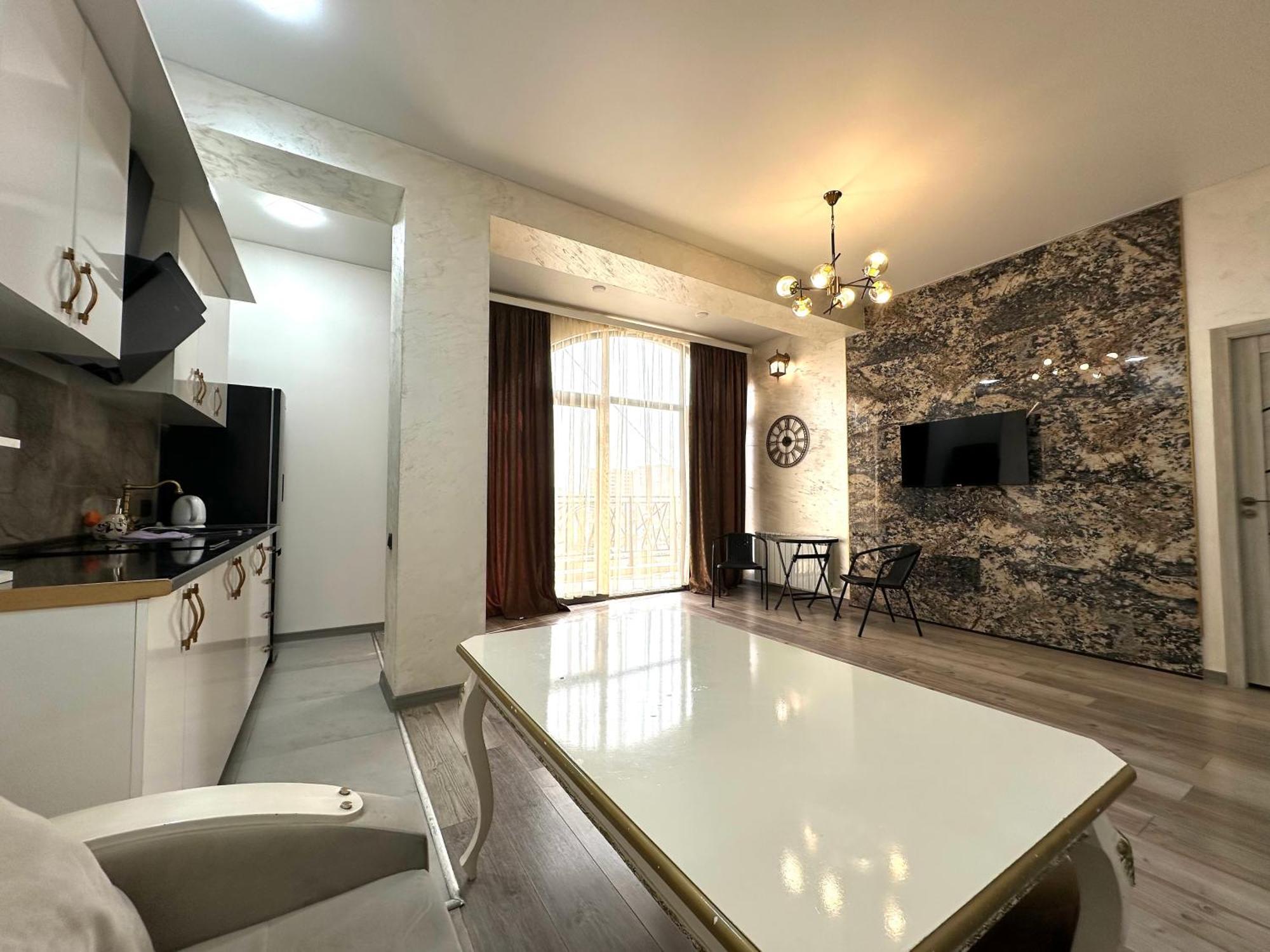 New Apartment In Downtown エレバン エクステリア 写真