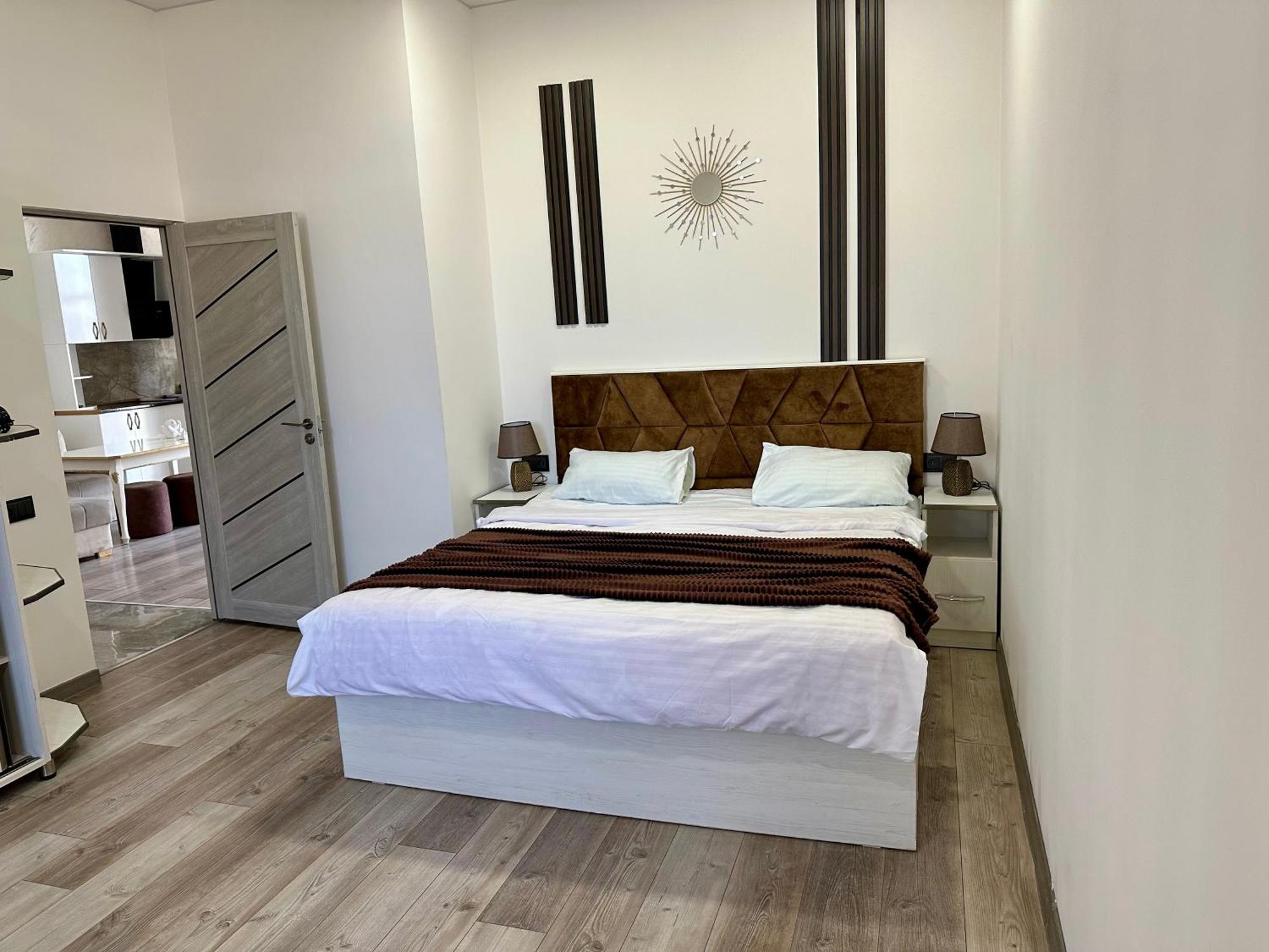 New Apartment In Downtown エレバン エクステリア 写真