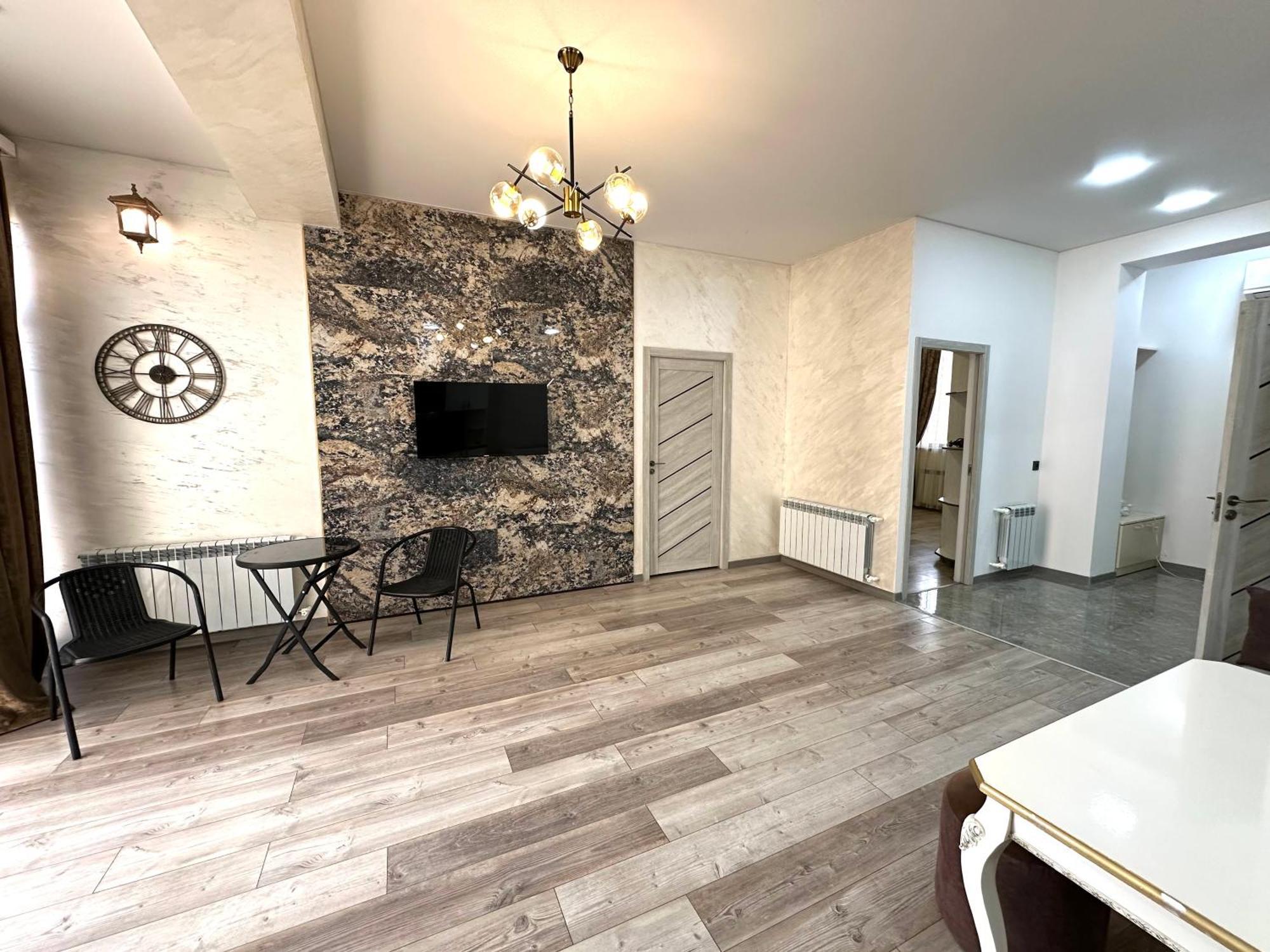 New Apartment In Downtown エレバン エクステリア 写真