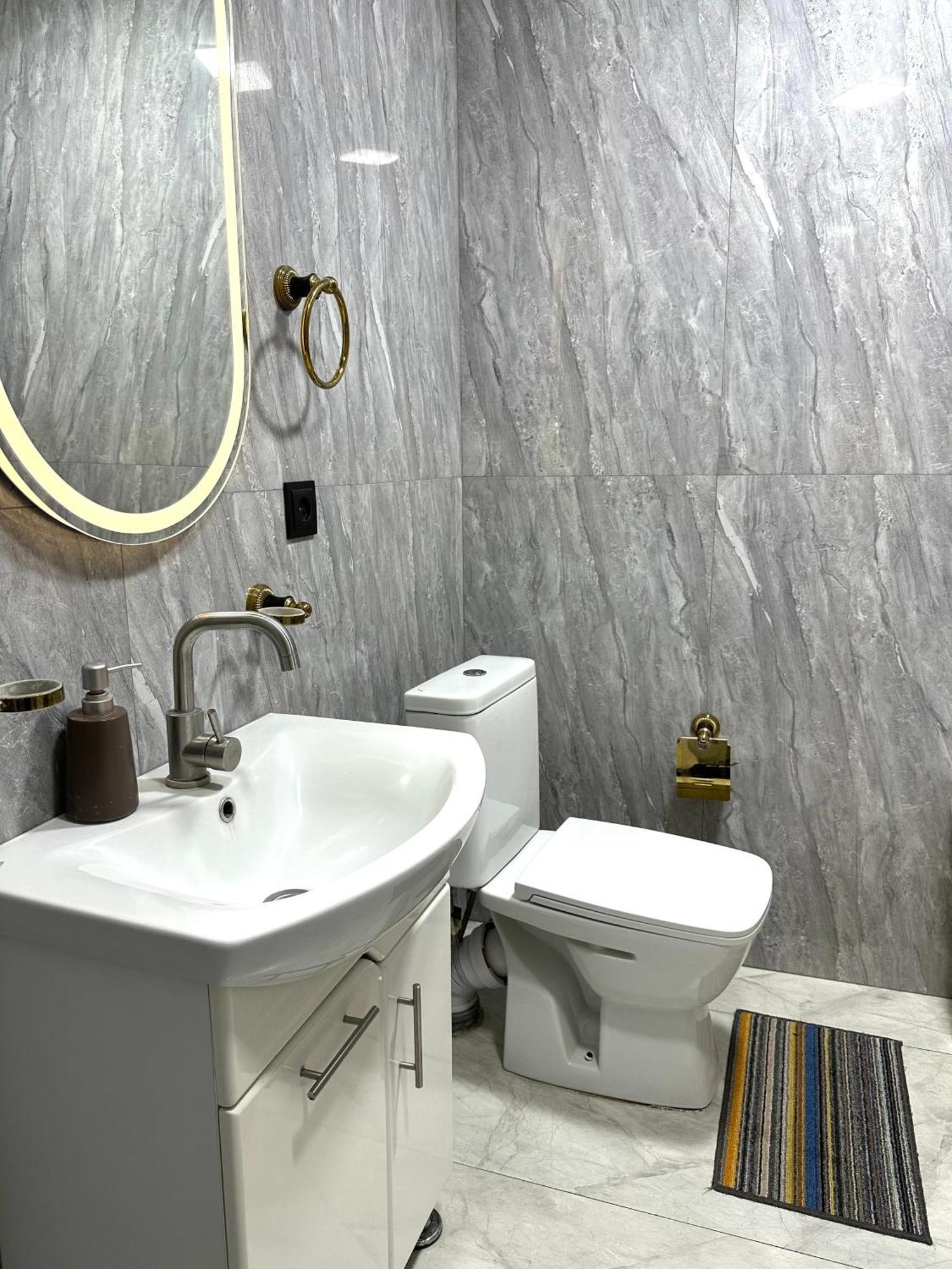 New Apartment In Downtown エレバン エクステリア 写真